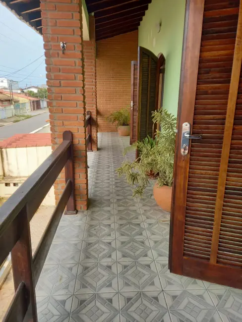 Foto 2 de Casa com 5 quartos à venda, 267m2 em Itanhaem - SP