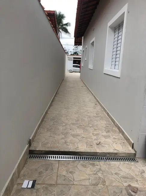 Foto 9 de Casa com 2 quartos à venda, 130m2 em Itanhaem - SP