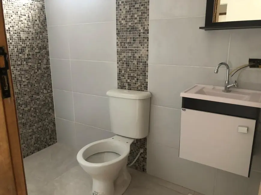 Foto 6 de Casa com 2 quartos à venda, 130m2 em Itanhaem - SP