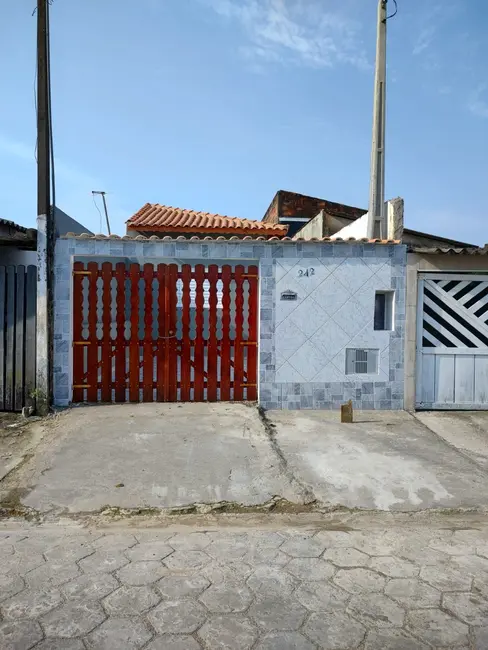 Foto 1 de Casa com 2 quartos à venda, 58m2 em Itanhaem - SP