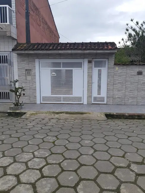 Foto 1 de Casa com 2 quartos à venda, 156m2 em Itanhaem - SP