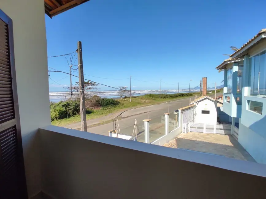 Foto 8 de Casa de Condomínio com 2 quartos à venda, 45m2 em Itanhaem - SP