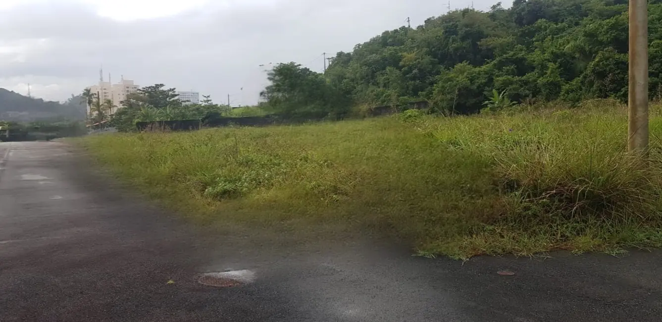 Foto 1 de Terreno / Lote à venda, 547m2 em Itanhaem - SP