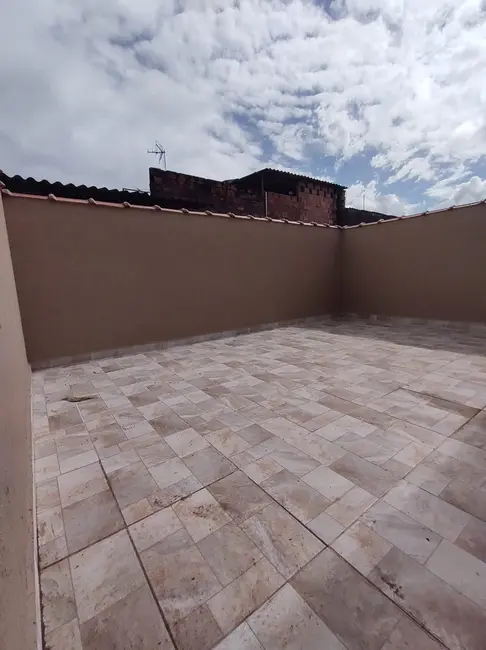 Foto 2 de Casa com 2 quartos à venda, 60m2 em Itanhaem - SP