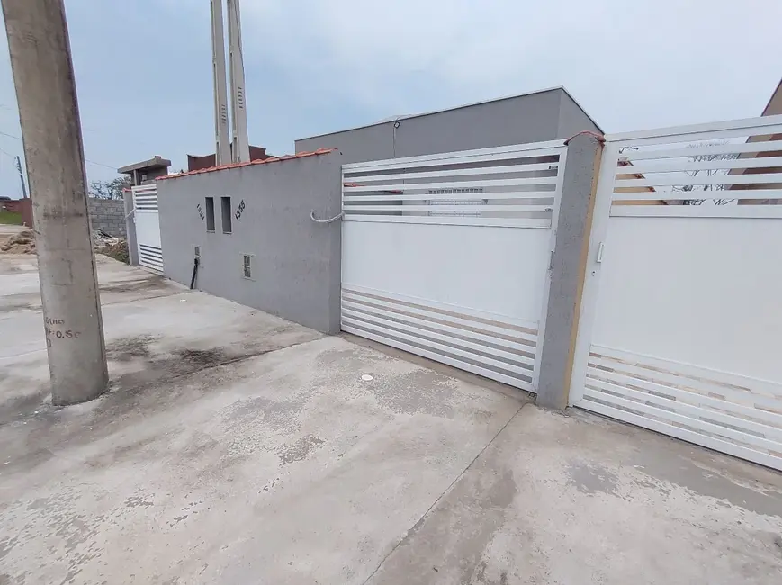 Foto 1 de Casa com 2 quartos à venda, 60m2 em Itanhaem - SP