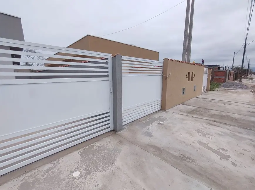 Foto 2 de Casa com 2 quartos à venda, 60m2 em Itanhaem - SP