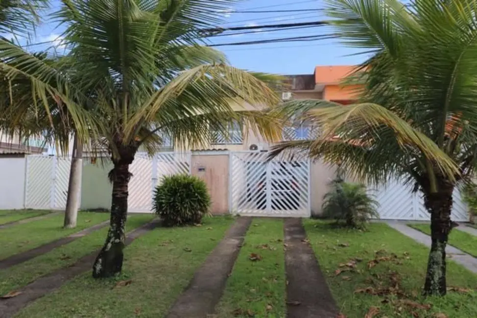 Foto 1 de Casa com 2 quartos à venda, 90m2 em Peruibe - SP