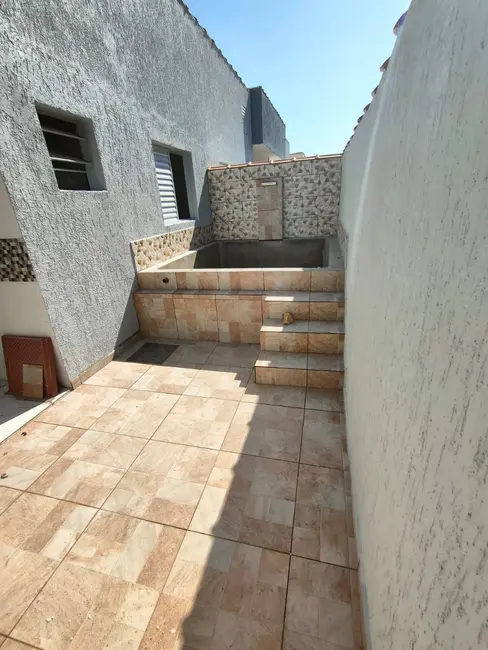 Casa de Condomínio com 2 quartos à venda, 47m2 em Itanhaem - SP - imagem 2 Foto 2 de Casa de Condomínio com 2 quartos à venda, 47m2 em Itanhaem - SP