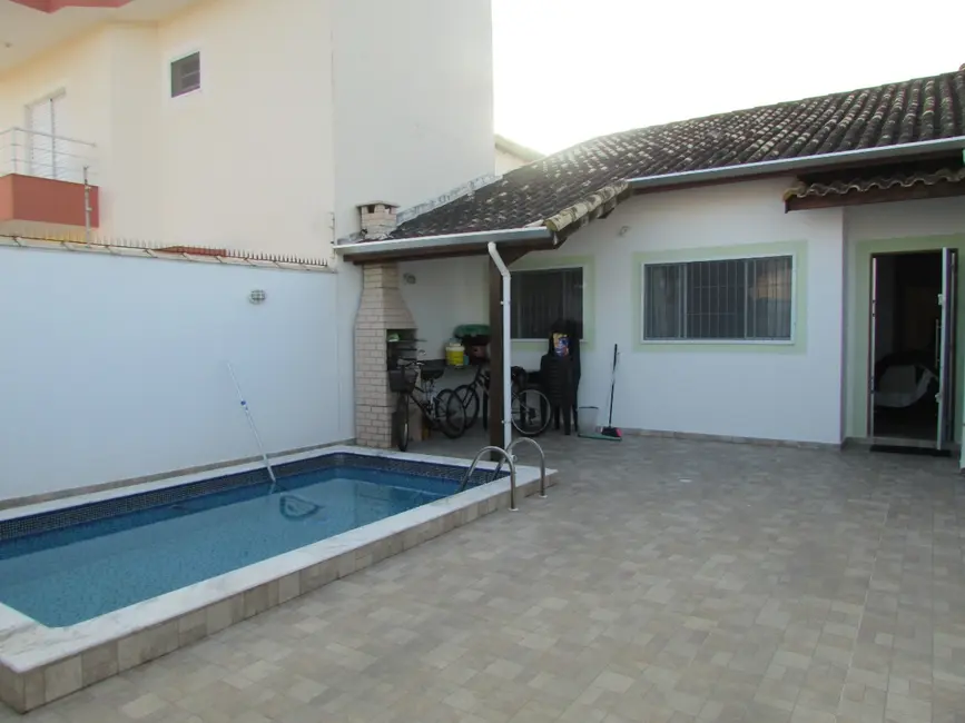 Foto 1 de Casa com 2 quartos à venda, 66m2 em Itanhaem - SP