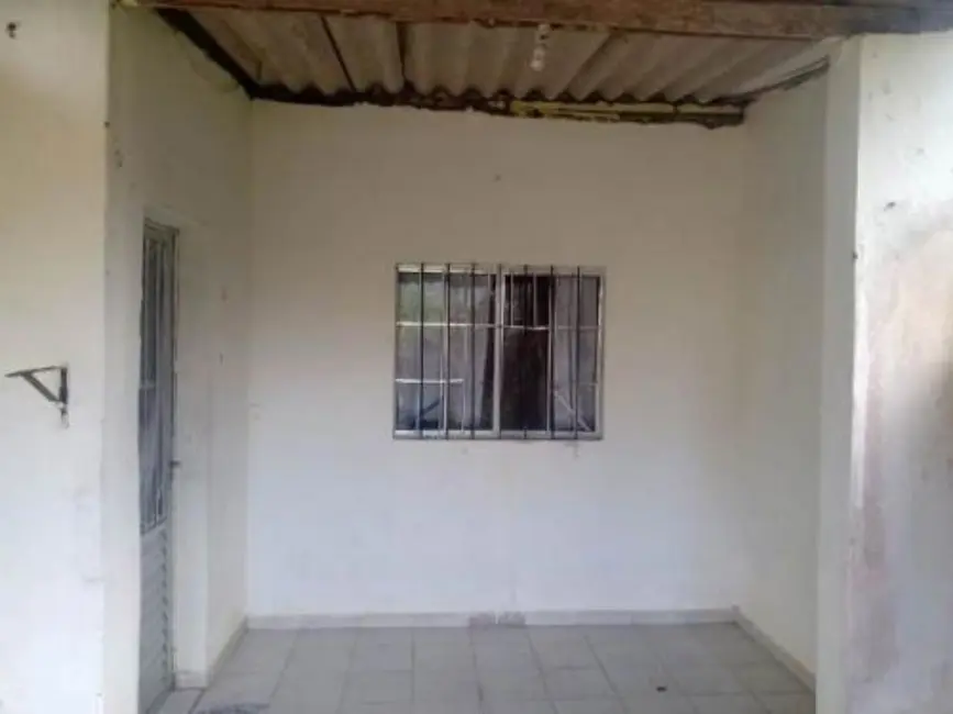 Casa com 2 quartos à venda, 40m2 em Itanhaem - SP - imagem 4 Foto 4 de Casa com 2 quartos à venda, 40m2 em Itanhaem - SP