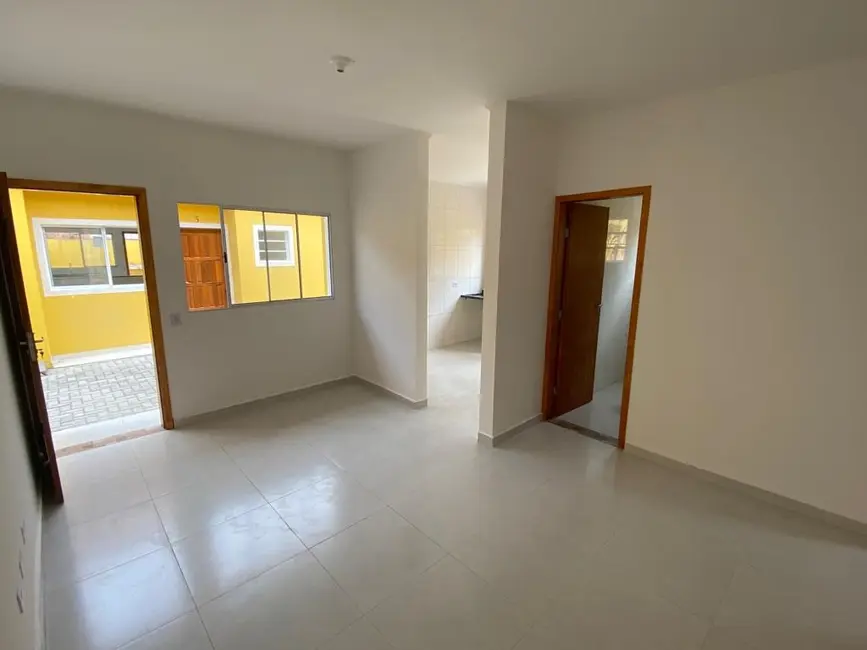 Foto 2 de Casa de Condomínio com 2 quartos à venda, 50m2 em Itanhaem - SP