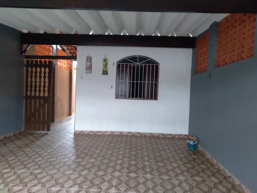 Casa com 2 quartos à venda, 129m2 em Itanhaem - SP - imagem 3 Foto 3 de Casa com 2 quartos à venda, 129m2 em Itanhaem - SP
