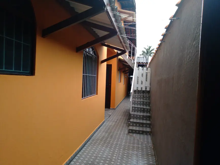 Casa com 2 quartos à venda, 129m2 em Itanhaem - SP - imagem 4 Foto 4 de Casa com 2 quartos à venda, 129m2 em Itanhaem - SP