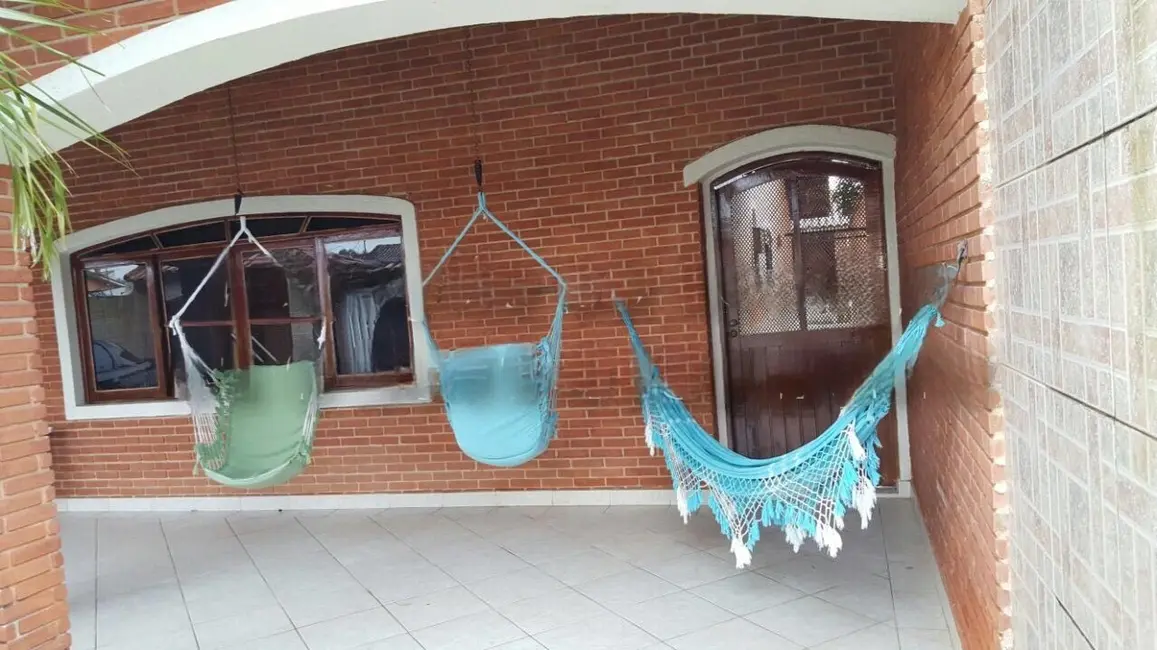 Foto 1 de Casa com 3 quartos à venda, 88m2 em Mongagua - SP