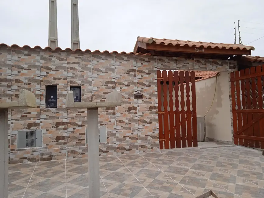 Casa com 2 quartos à venda, 80m2 em Itanhaem - SP - imagem 1 Foto 1 de Casa com 2 quartos à venda, 80m2 em Itanhaem - SP