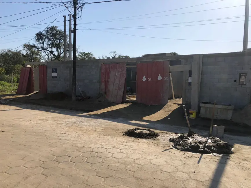 Foto 1 de Casa com 2 quartos à venda, 70m2 em Itanhaem - SP