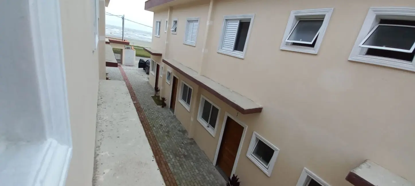 Casa de Condomínio com 2 quartos à venda, 61m2 em Itanhaem - SP - imagem 4 Foto 4 de Casa de Condomínio com 2 quartos à venda, 61m2 em Itanhaem - SP