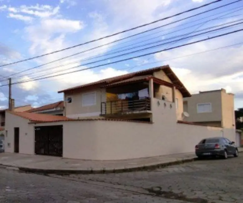 Foto 1 de Casa com 5 quartos à venda, 282m2 em Itanhaem - SP