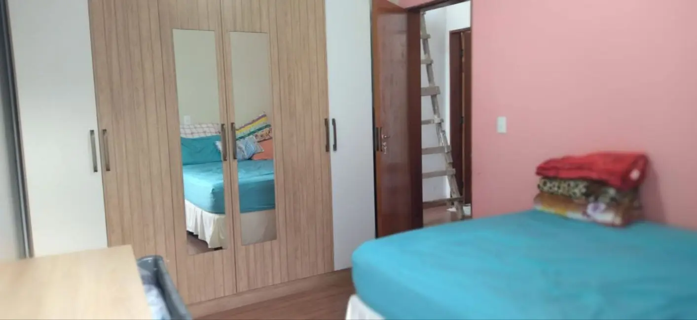 Foto 2 de Casa com 5 quartos à venda, 282m2 em Itanhaem - SP