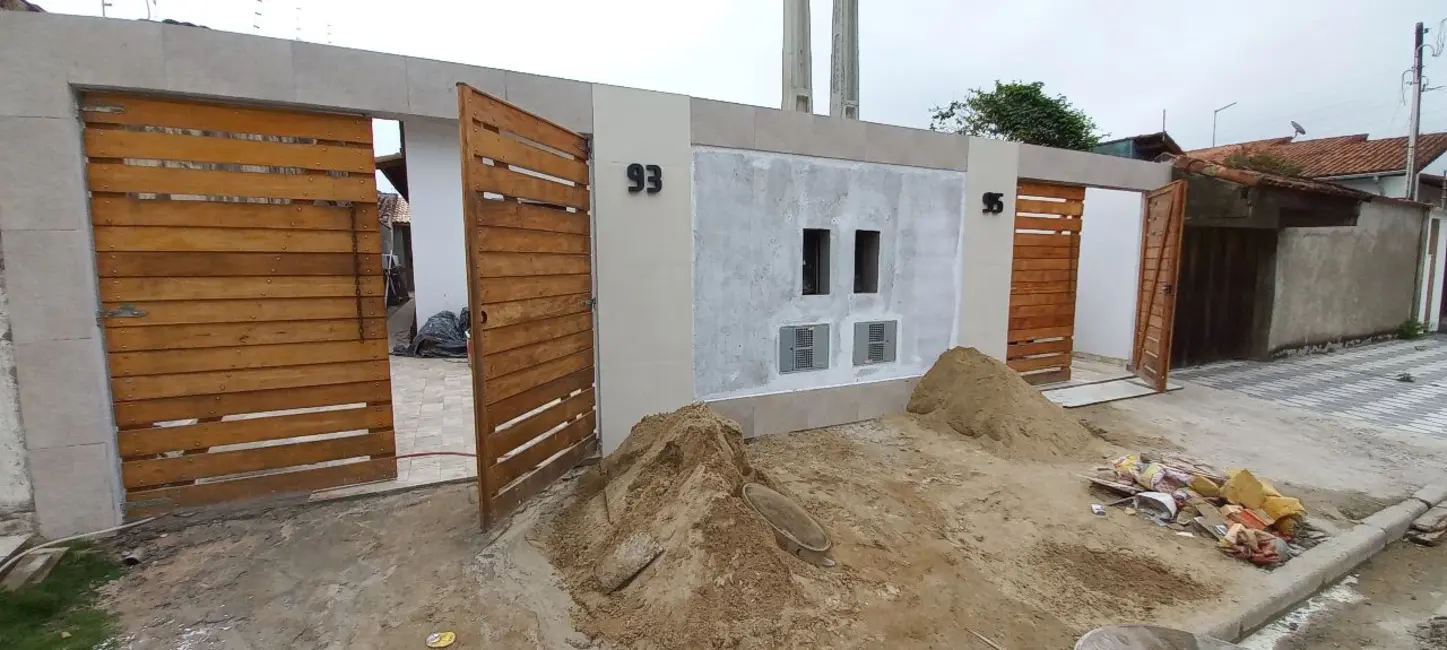Foto 1 de Casa com 2 quartos à venda, 67m2 em Itanhaem - SP