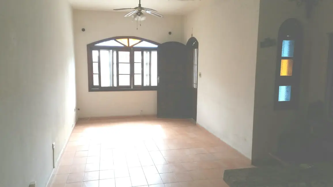 Casa com 2 quartos à venda, 92m2 em Peruibe - SP - imagem 5 Foto 5 de Casa com 2 quartos à venda, 92m2 em Peruibe - SP