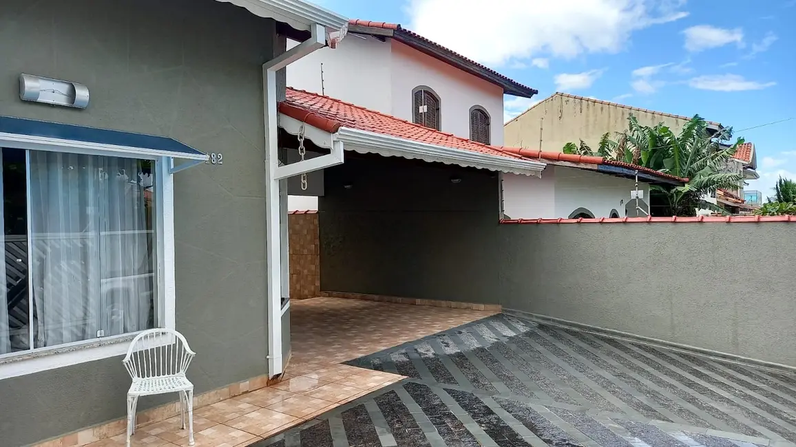 Foto 3 de Casa com 4 quartos à venda, 199m2 em Peruibe - SP