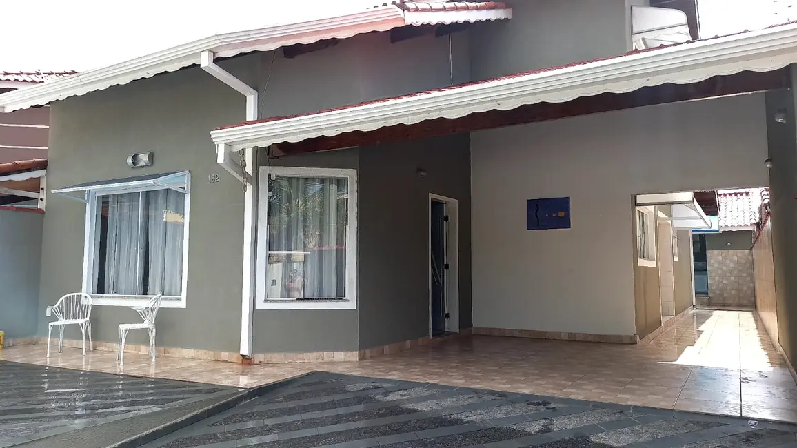 Foto 2 de Casa com 4 quartos à venda, 199m2 em Peruibe - SP