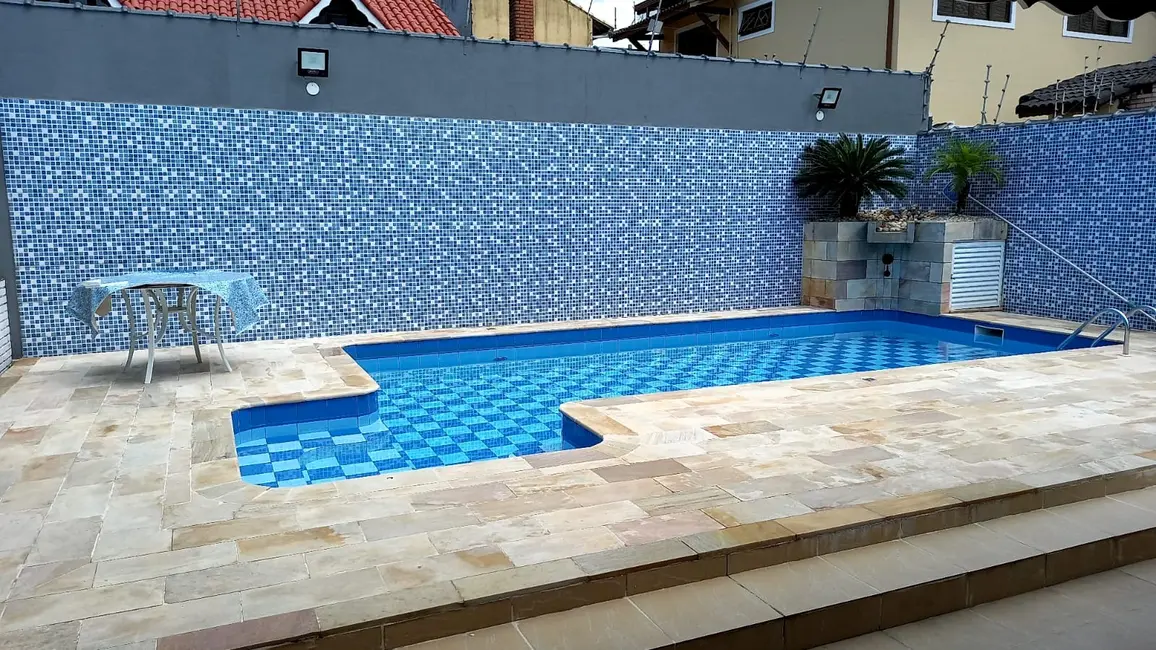 Casa com 4 quartos à venda, 180m2 em Peruibe - SP - imagem 8 Foto 8 de Casa com 4 quartos à venda, 180m2 em Peruibe - SP