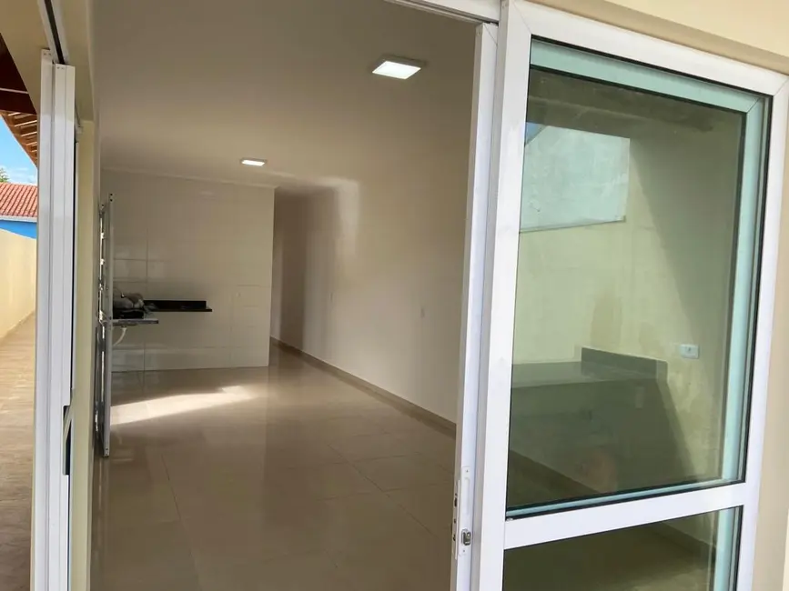 Casa com 2 quartos à venda, 84m2 em Itanhaem - SP - imagem 4 Foto 4 de Casa com 2 quartos à venda, 84m2 em Itanhaem - SP
