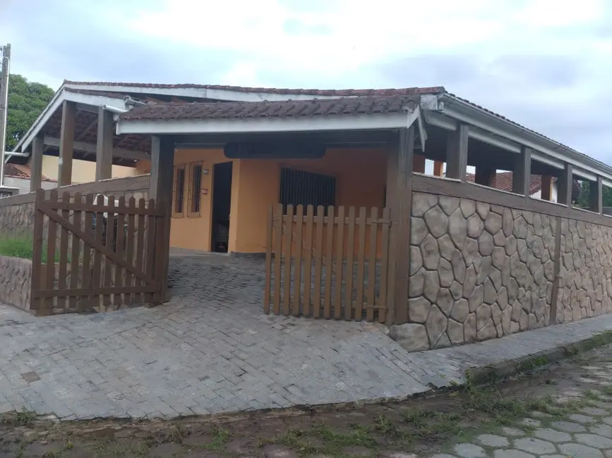 Foto 1 de Casa com 1 quarto à venda, 86m2 em Peruibe - SP