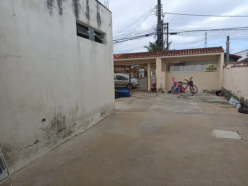 Foto 2 de Casa com 2 quartos à venda, 51m2 em Itanhaem - SP