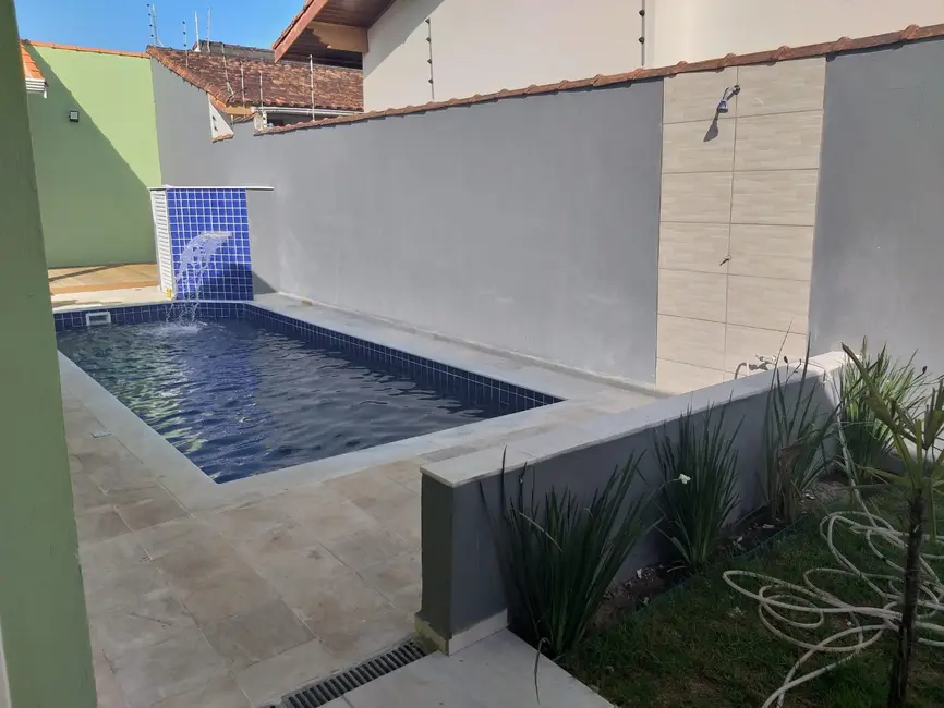 Casa com 3 quartos à venda, 136m2 em Peruibe - SP - imagem 4 Foto 4 de Casa com 3 quartos à venda, 136m2 em Peruibe - SP