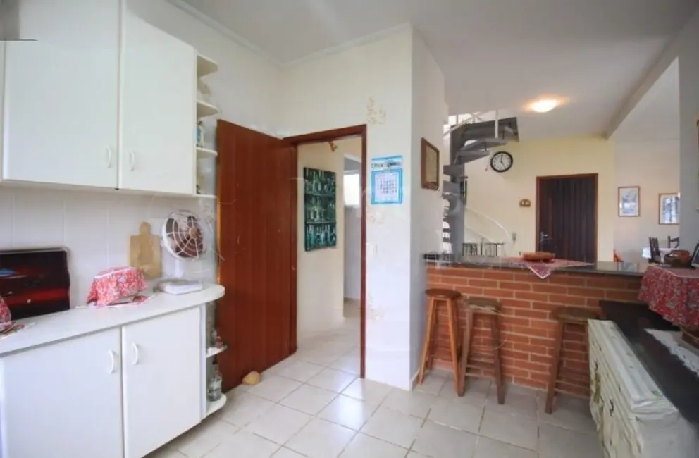 Foto 4 de Casa com 3 quartos à venda, 130m2 em Peruibe - SP