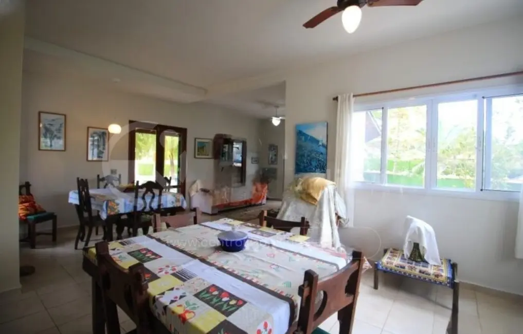 Foto 3 de Casa com 3 quartos à venda, 130m2 em Peruibe - SP