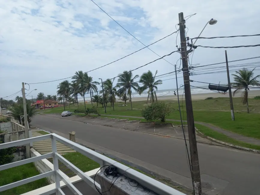 Foto 1 de Casa com 3 quartos à venda, 132m2 em Itanhaem - SP