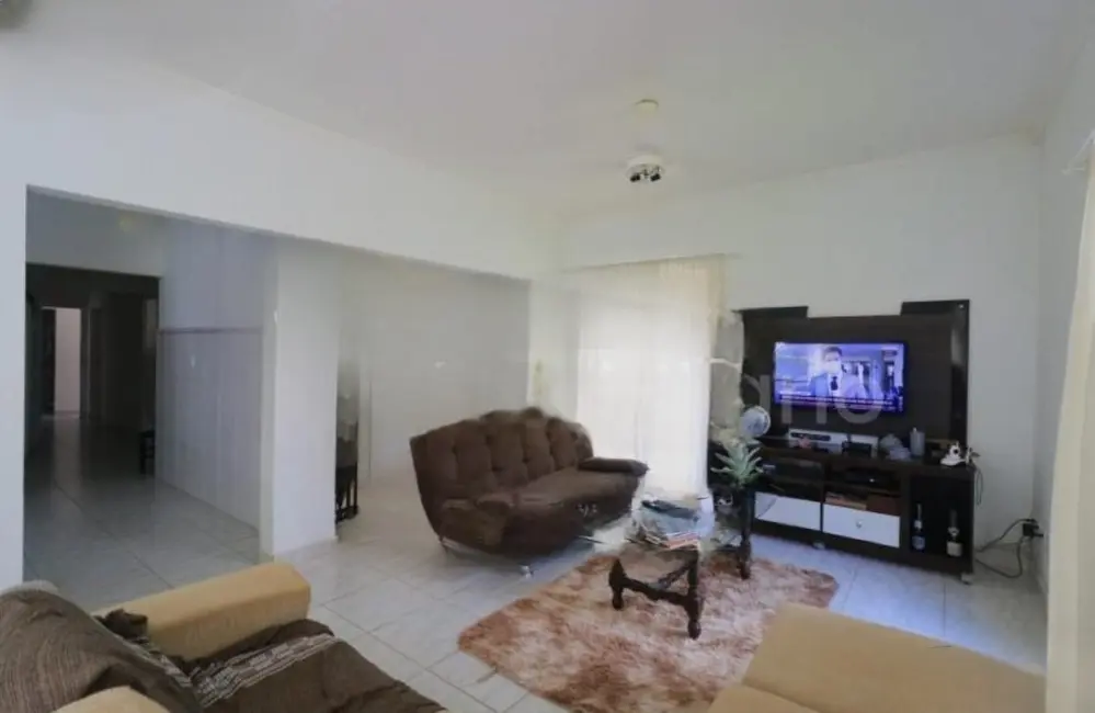 Casa com 3 quartos à venda, 200m2 em Peruibe - SP - imagem 4 Foto 4 de Casa com 3 quartos à venda, 200m2 em Peruibe - SP