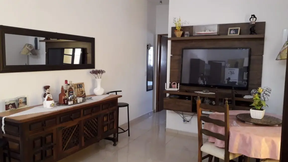 Foto 2 de Casa com 2 quartos à venda, 65m2 em Itanhaem - SP