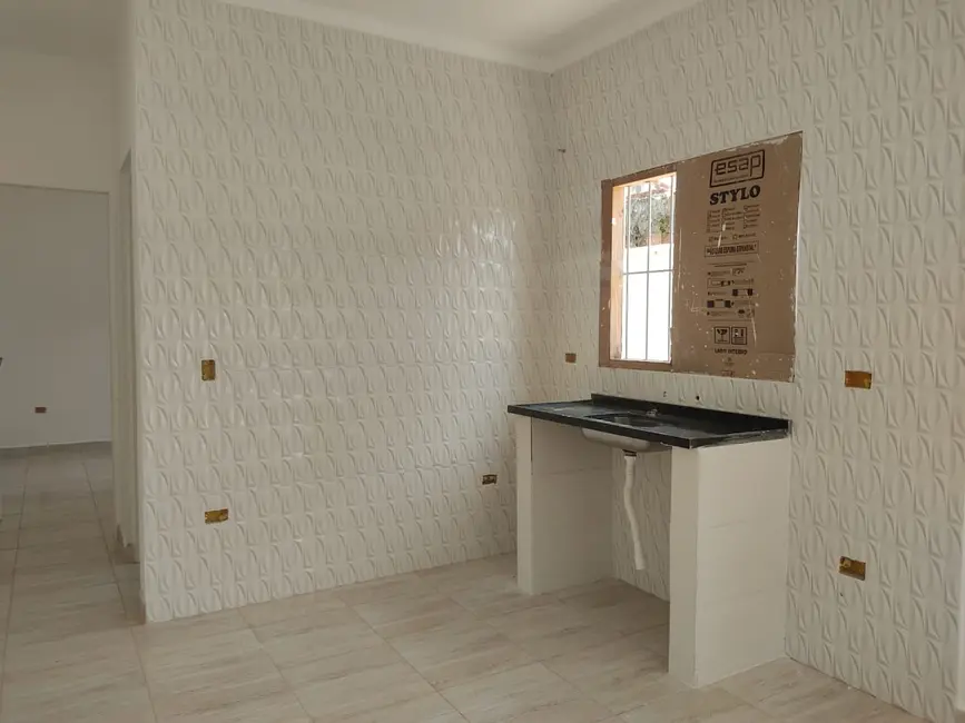 Foto 9 de Casa com 2 quartos à venda, 150m2 em Itanhaem - SP