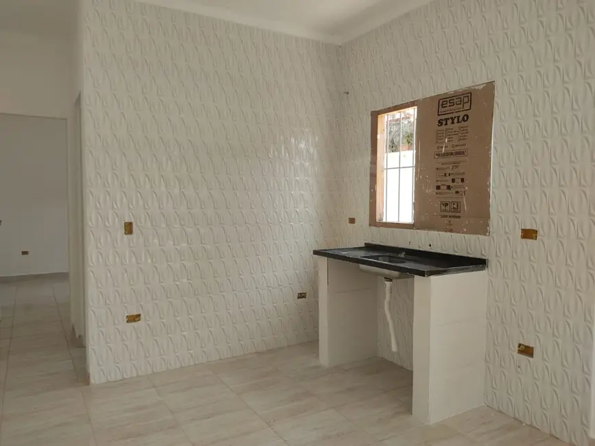 Foto 4 de Casa com 2 quartos à venda, 150m2 em Itanhaem - SP