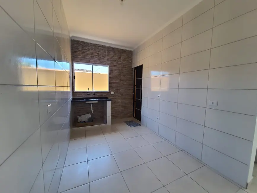 Foto 4 de Casa com 2 quartos à venda, 72m2 em Itanhaem - SP