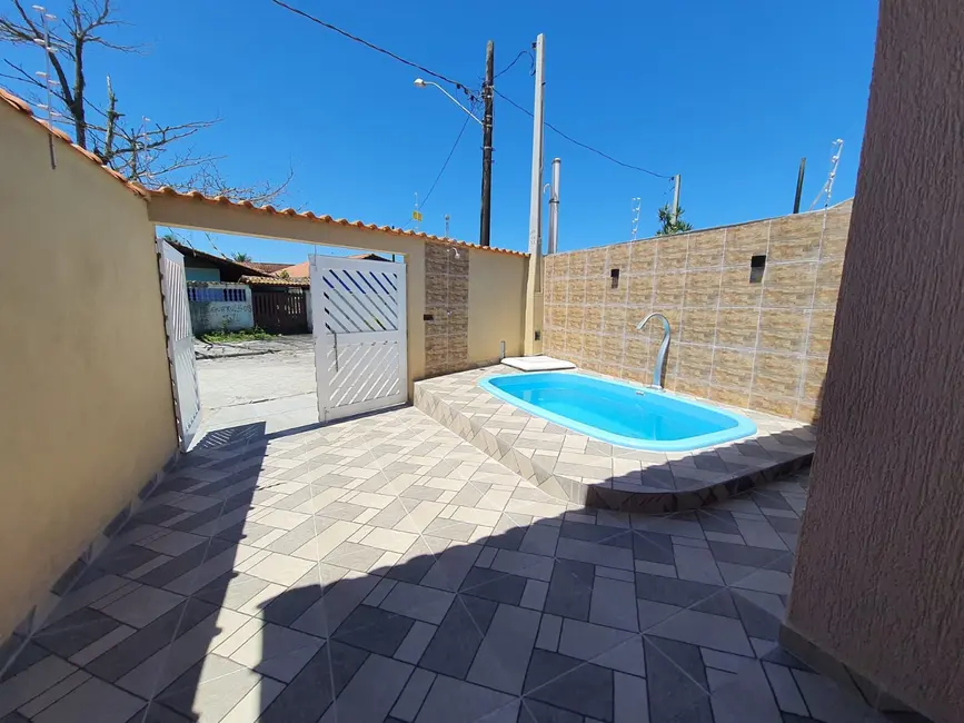 Foto 2 de Casa com 2 quartos à venda, 72m2 em Itanhaem - SP