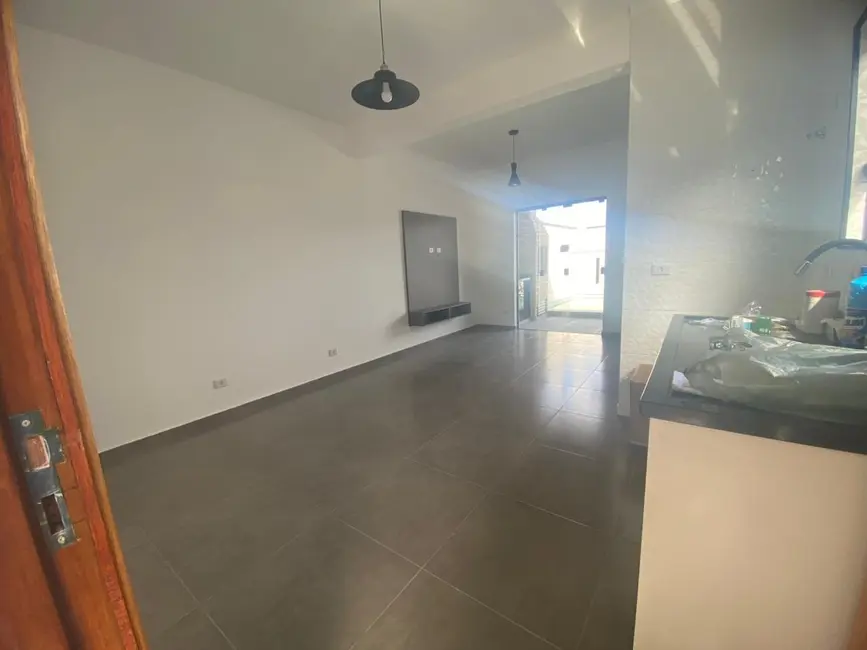 Casa com 2 quartos à venda, 85m2 em Peruibe - SP - imagem 4 Foto 4 de Casa com 2 quartos à venda, 85m2 em Peruibe - SP