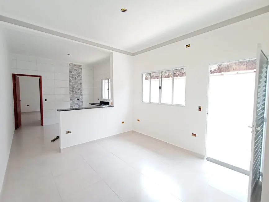 Foto 3 de Casa com 2 quartos à venda, 82m2 em Mongagua - SP