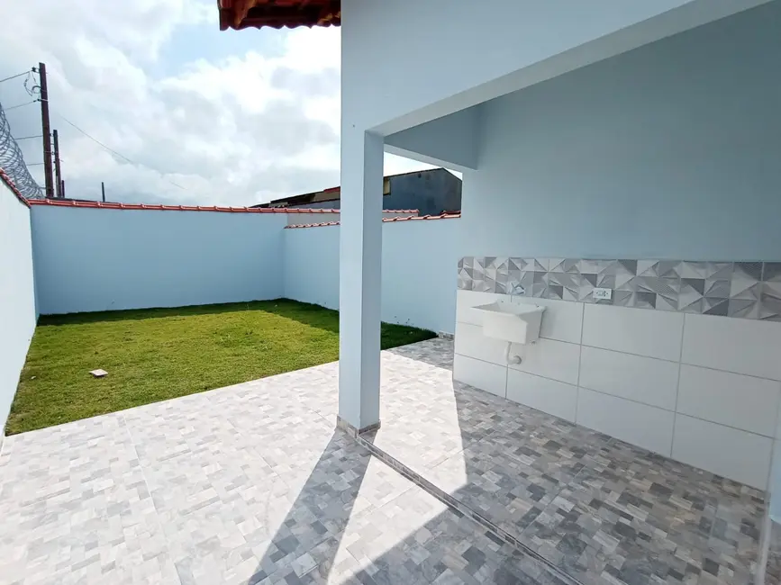 Foto 8 de Casa com 2 quartos à venda, 82m2 em Mongagua - SP