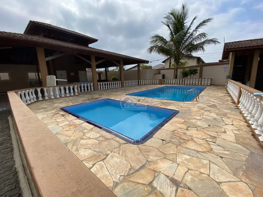 Foto 2 de Casa com 2 quartos à venda, 89m2 em Itanhaem - SP