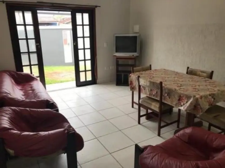 Foto 3 de Casa com 2 quartos à venda, 85m2 em Itanhaem - SP