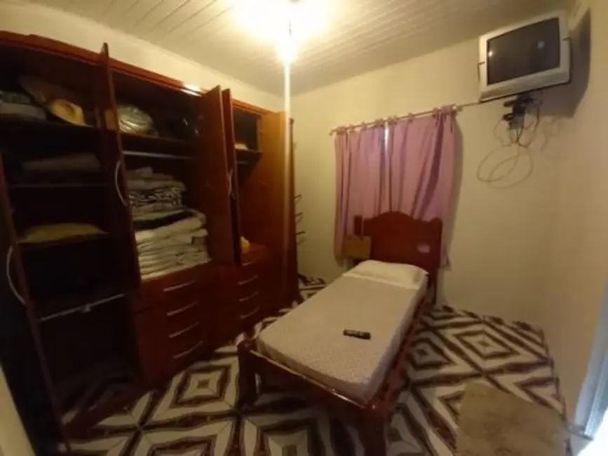 Chácara com 4 quartos à venda, 90m2 em Itanhaem - SP - imagem 4 Foto 4 de Chácara com 4 quartos à venda, 90m2 em Itanhaem - SP