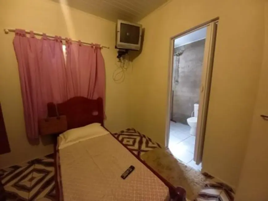 Chácara com 4 quartos à venda, 90m2 em Itanhaem - SP - imagem 5 Foto 5 de Chácara com 4 quartos à venda, 90m2 em Itanhaem - SP