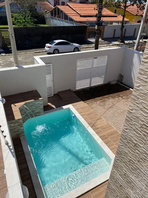 Foto 2 de Casa com 2 quartos à venda, 62m2 em Itanhaem - SP
