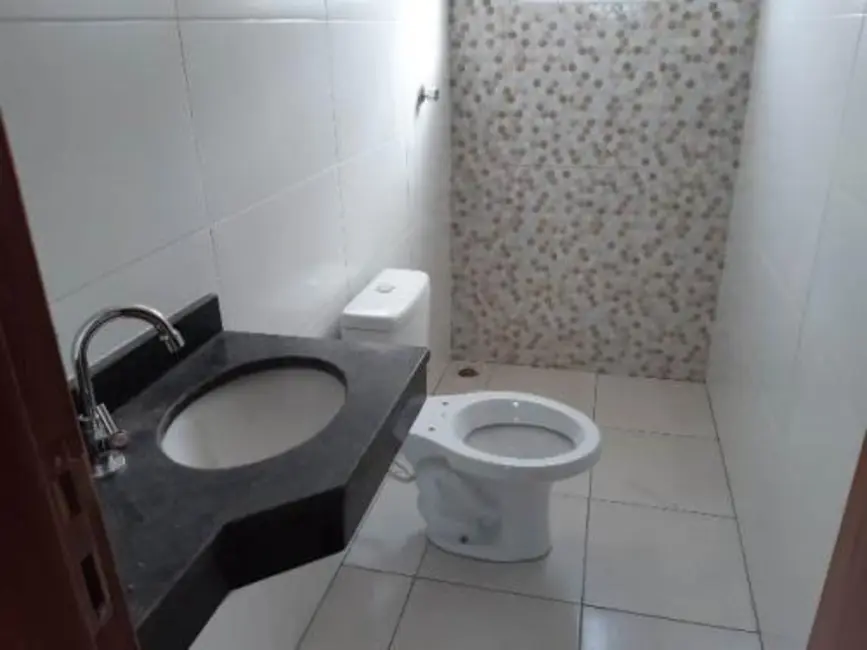 Foto 9 de Casa com 2 quartos à venda, 68m2 em Itanhaem - SP